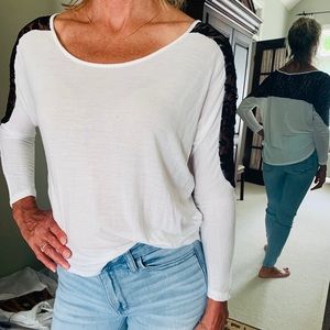 Quarterly length white and black lace